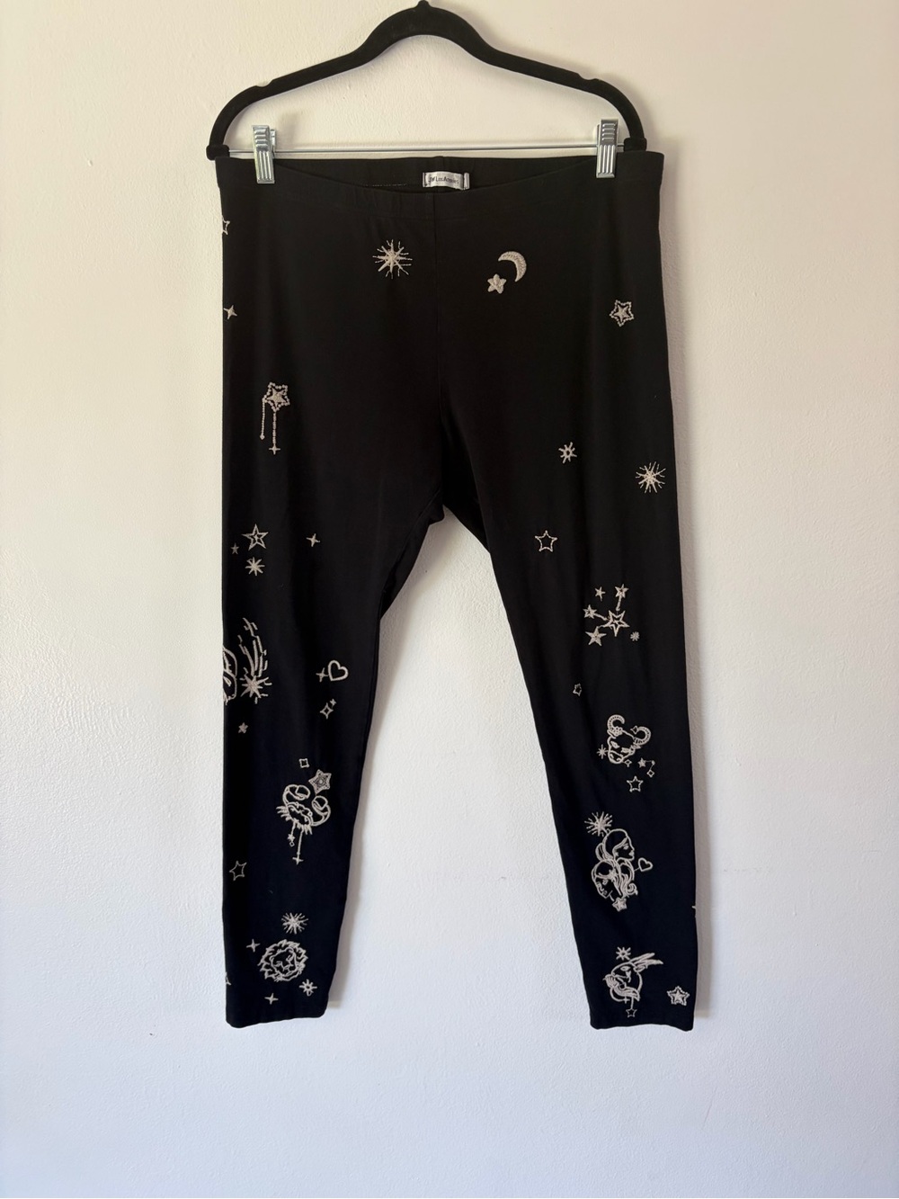 Johnny Was JW Los Angeles Black‎ White Embroidered Zodiac Astrology Leggings